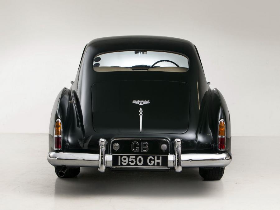  Bentley S1 Continental Sports Saloon by Mulliner 1955 года  (фото 2 из 34)